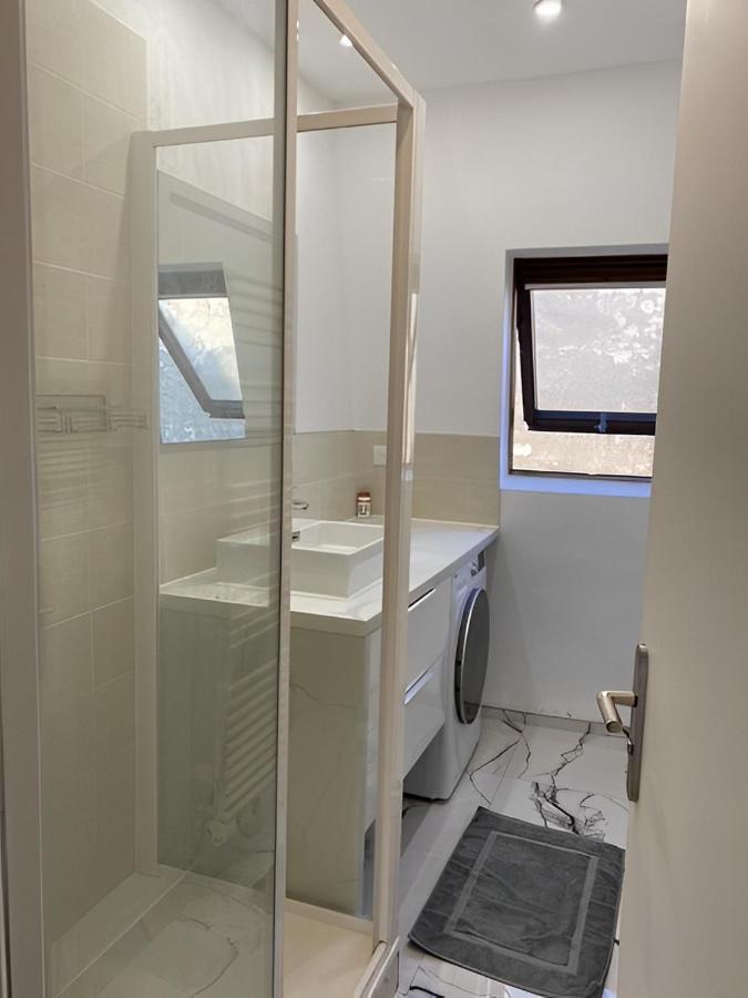 Upscale 80M2 2 Bedroom Apartment Near Champs Elysees Paris Exterior photo